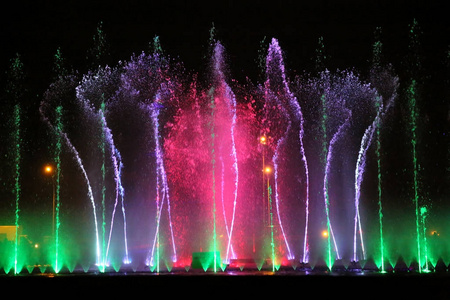 布达拉宫音乐喷泉图片-布达拉宫音乐喷泉素材-布达拉宫音乐喷泉插画