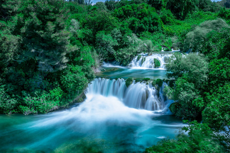 克罗地亚希贝尼克克罗地亚国家公园之一克尔卡国家公园的瀑布长时间暴露