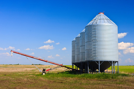玉米粮仓图片-玉米粮仓素材-玉米粮仓插画-摄图新视界