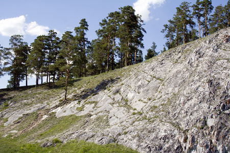 边坡的石头岩质边坡照片