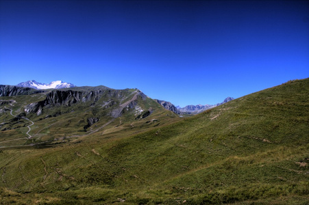 山，山岳 山脉 一大堆 大量