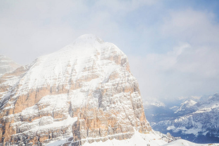 美丽的高山在阿尔卑斯, 意大利在冬天