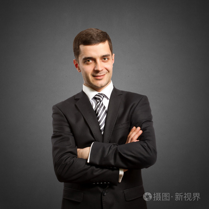 穿西装的男性,双手交叉照片-正版商用图片027796-摄图新视界