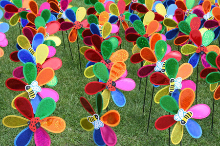 彩色的风车旋转图片