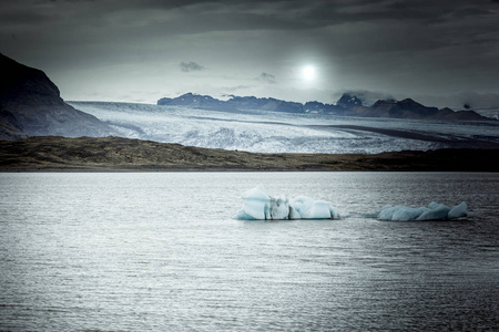 Jokulsarlon 冰川泻湖 Vatnaj 的冰山美景