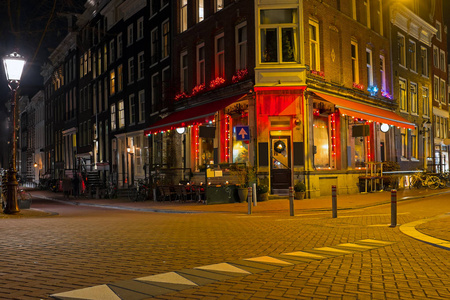 荷兰阿姆斯特丹街角的夜晚图片