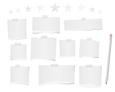 白撕的空白便笺笔记本纸条文本或邮件的纸张粘附在白色背景上, 上面有铅笔和星星