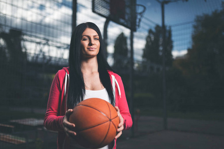 女子篮球运动员培训户外地方法院