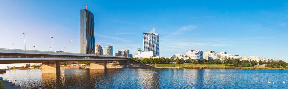 多瑙河畔的维也纳地平线全景