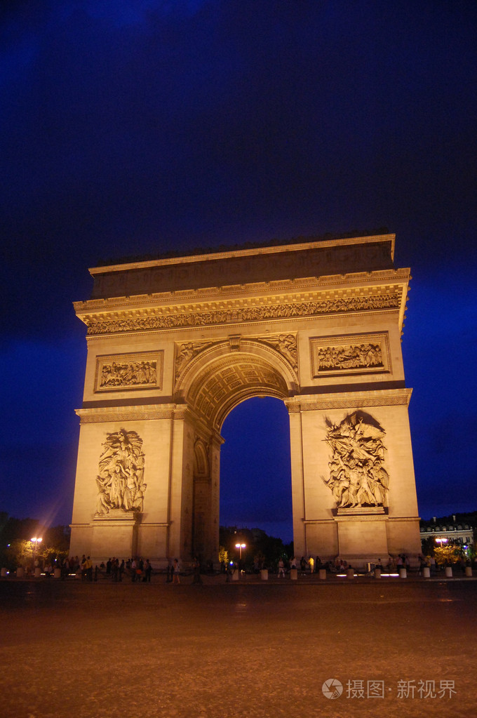 巴黎夜间凯旋门