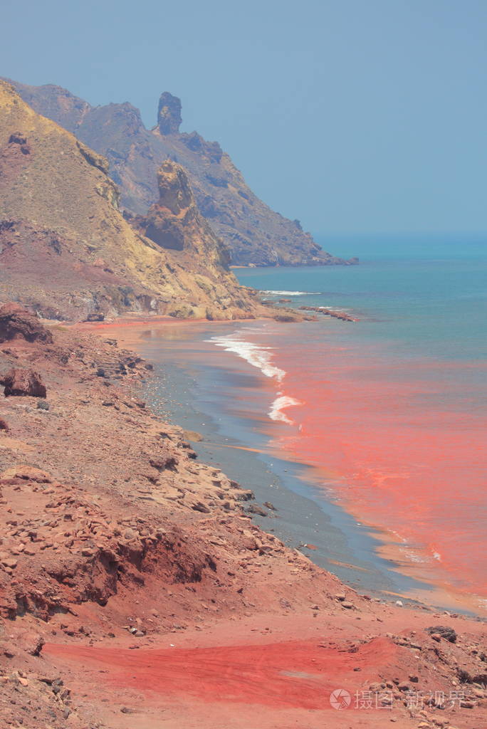 霍尔木兹海峡的红海水