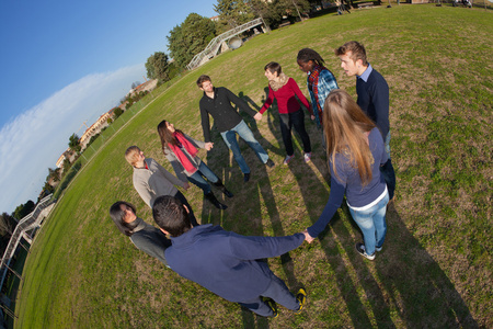 手拉手团队图片