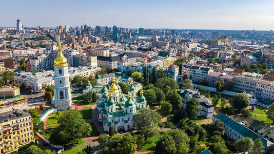 圣索菲娅大教堂和基辅市天际线从乌克兰首都基辅市容空中顶视图