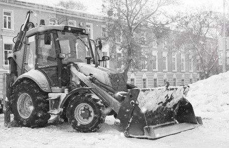 一桶户外街道城市雪机图片