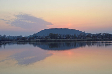 中国北方五大连池全球地质公园何耀全湖日落