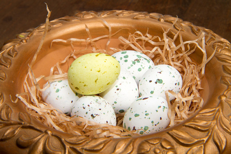 漂亮的棕色蛋图片