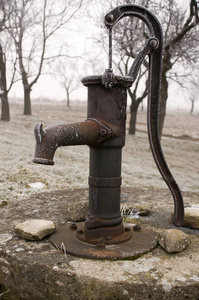 旧锈水泵