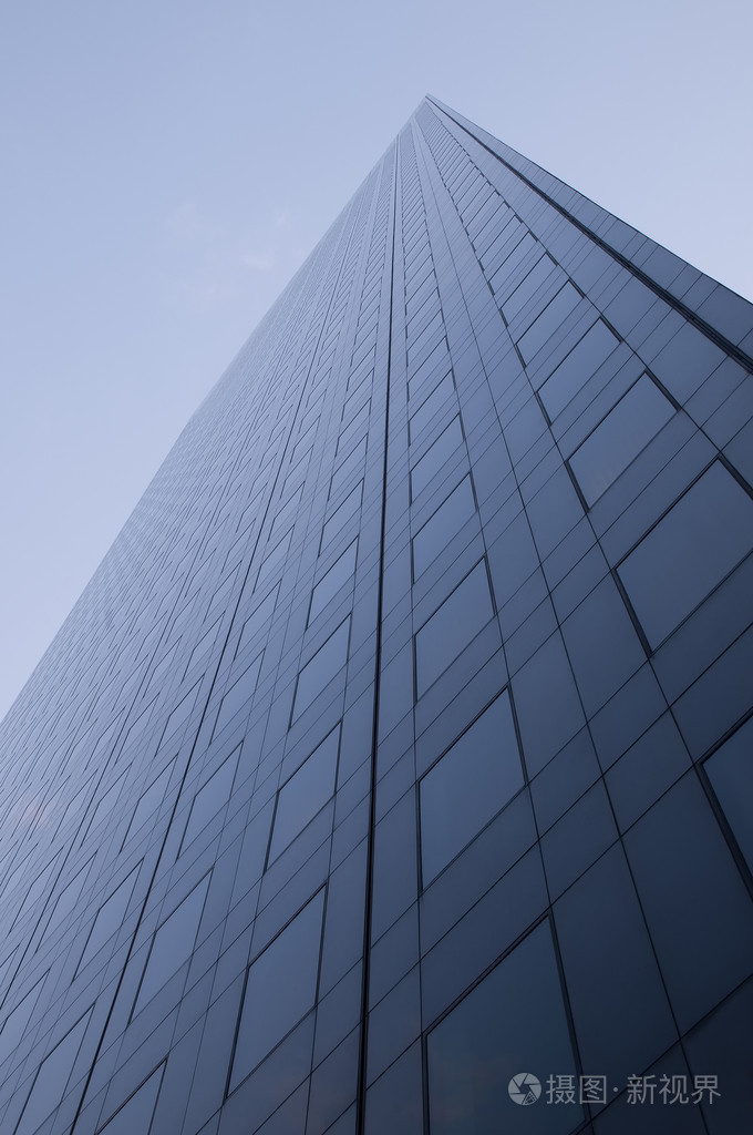 摩天大楼( skyscraper的名词复数 ) 层楼高耸 广厦高楼