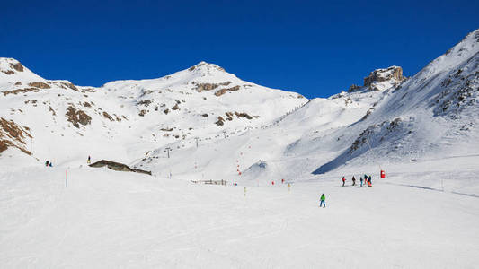 在 Valtournenche 滑雪