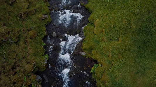 美丽的瀑布 Seljalandsfoss 在夏天，南冰岛的视图