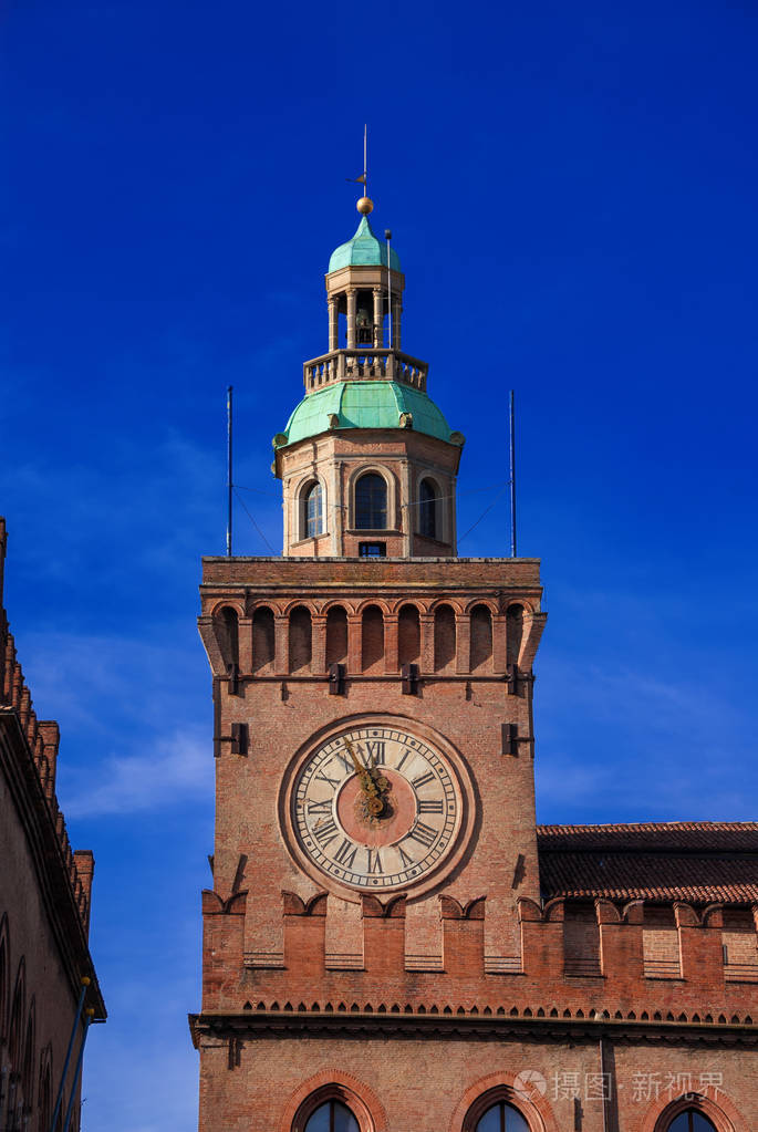 博洛尼亚钟楼
