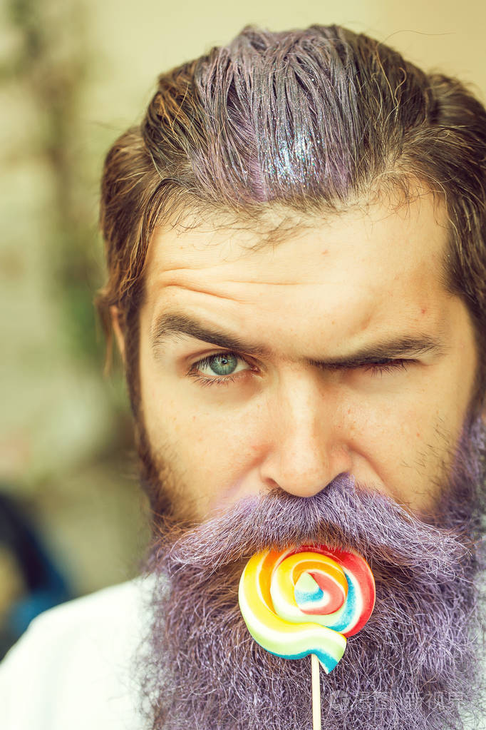 大胡子的男人与蓝胡子和棒棒糖