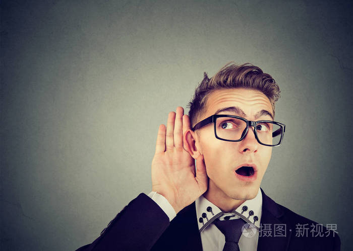 聪明的人仔细听谣言