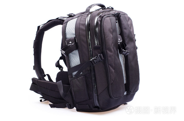 指登山者步行者使用或背小孩时使用的背包， 有轻金属框的箱形背包