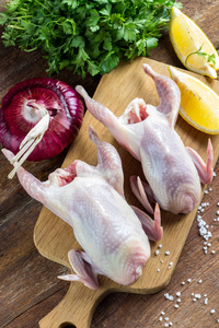 生熟鹌鹑肉照片