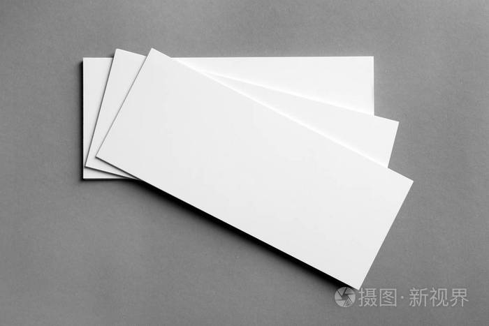 灰色背景下的空白卡片.模拟设计