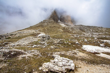 Cime di Lavaredo Drei Zinnen, 意大利的山脉轨道