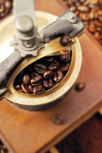 咖啡豆的咖啡研磨机