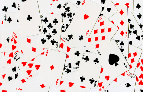 扑克牌 playing card的名词复数  医纸牌
