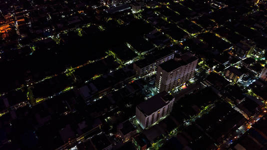 夜间建筑或城市鸟瞰图图片