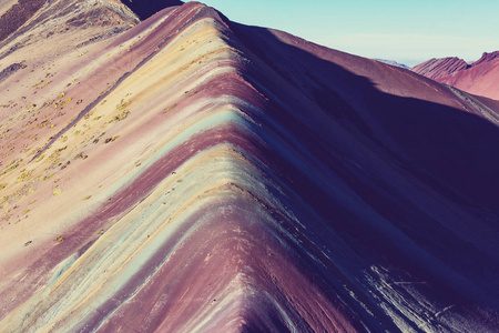 徒步旅行 Vinicunca 库斯科地区 秘鲁的场景。蒙大拿州德谢泰格著作，彩虹山