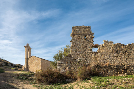 科西嘉 Occi 的废墟建筑和恢复教堂