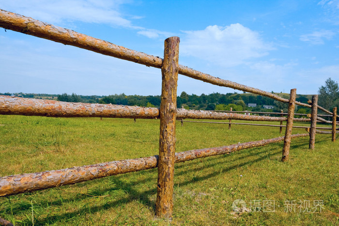 牧场上的木栅栏