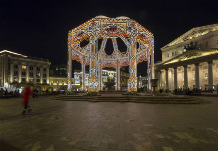 大剧院 大型, 大剧院, 也拼写大 装饰圣诞节和新年假期在晚上。莫斯科俄罗斯