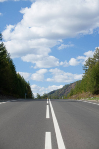 通往山里的路