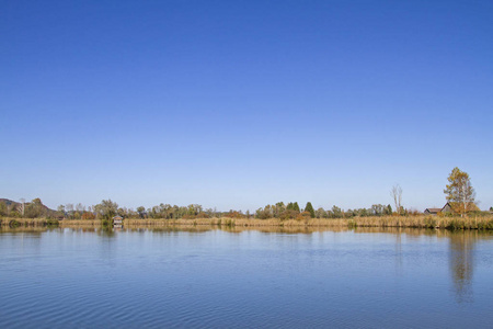 在 Eichsee 湖休息