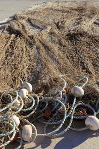 在土壤传统渔业网渔具图片
