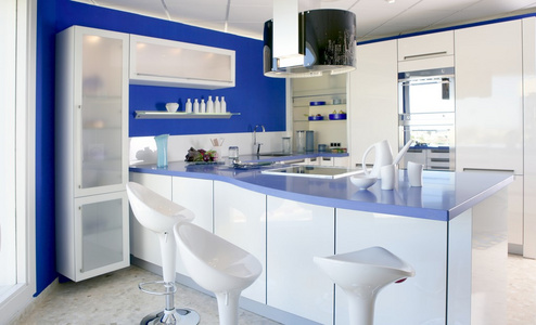蓝白色厨房现代室内设计房子