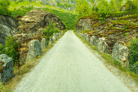 挪威山旧道路景观