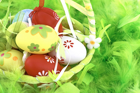 (作礼物用之)复活节彩色蛋( easter egg的名词复数 )照片