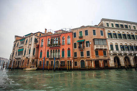 意大利威尼斯大运河上的著名宫殿。水分