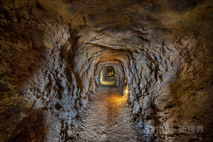 西班牙穆尔西亚著名矿山的隧道内部