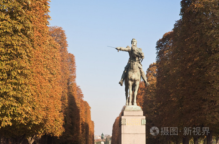 巴黎西蒙波利瓦尔纪念碑