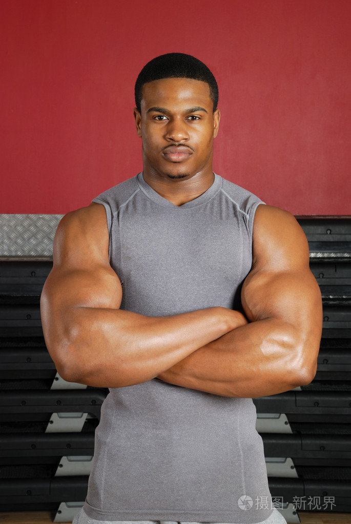 非裔美国健身教练照片-正版商用图片02jn74-摄图新视界