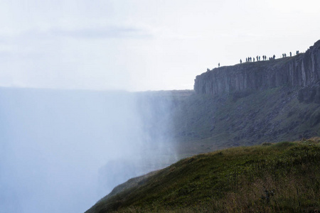 秋季 Gullfoss 瀑布水喷雾