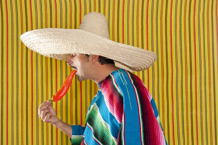 墨西哥男人典型的披风披风